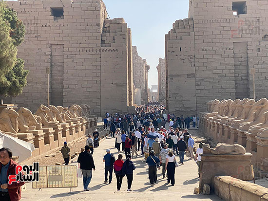 أجواء-سياحية-شتوية-دافئة-لسياح-العالم-وزيارات-كبيرة-بالأقصر