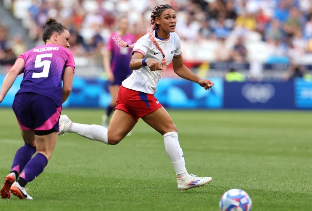 ترينيتي رودمان صاعدة تكتب المجد