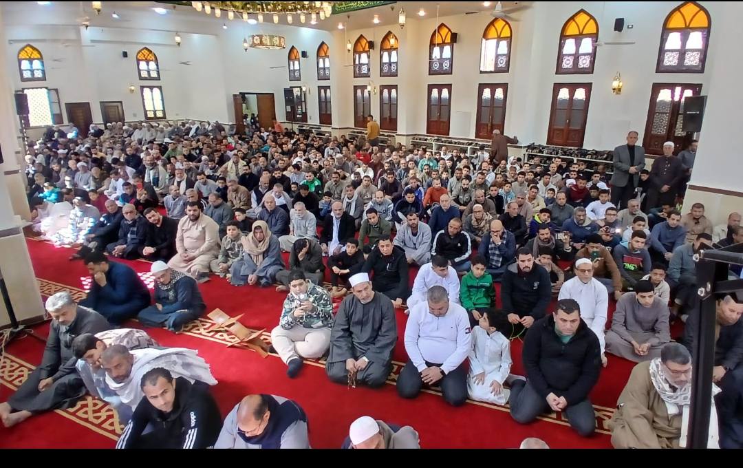 المساجد تمتلئ بالمصلين المساجد تمتلئ بالمصلين