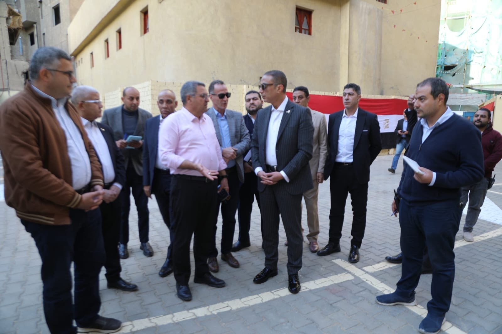 محافظ الجيزة يتفقد تجهيزات سوق العريش الحضاري
