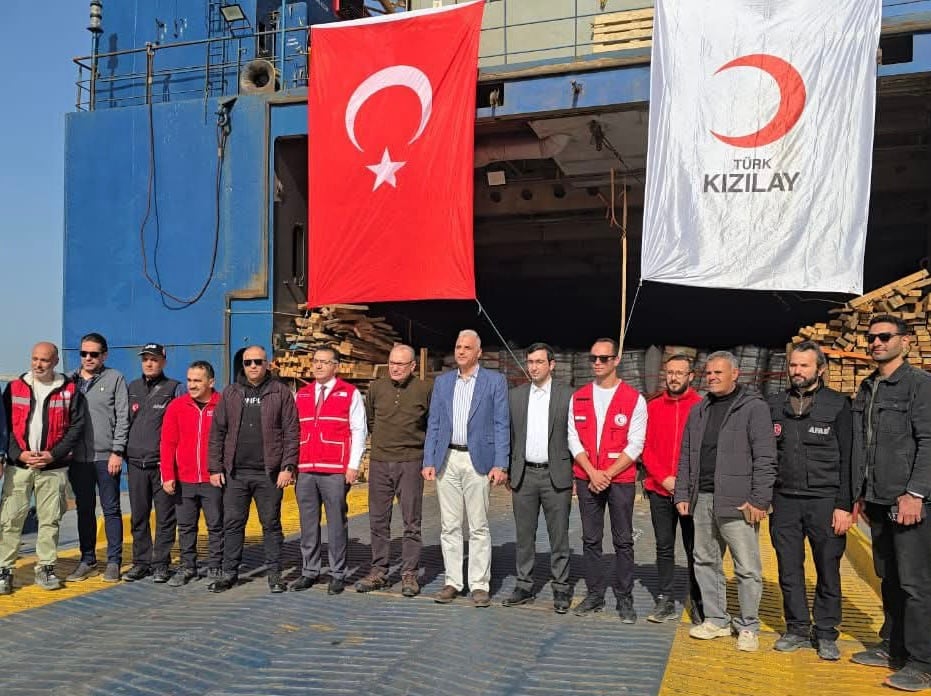 ميناء العريش واستقبال السفينة التركية ميناء العريش واستقبال السفينة التركية