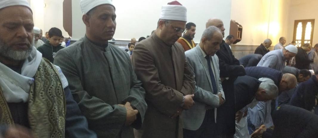 خلال صلاة الجمعة خلال صلاة الجمعة