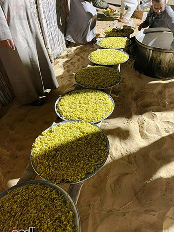 تحضير-المائدة-قبل-وضع-اللحوم-عليها تحضير-المائدة-قبل-وضع-اللحوم-عليها