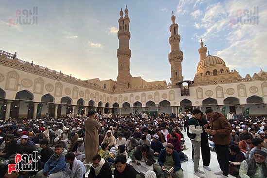 جانب من رواد مسجد الجامع الأزهر