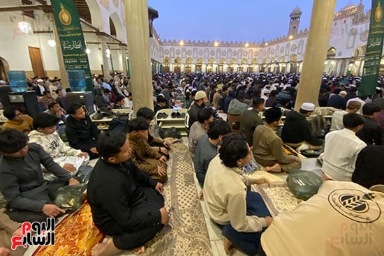 صلاة المغرب بالأزهر