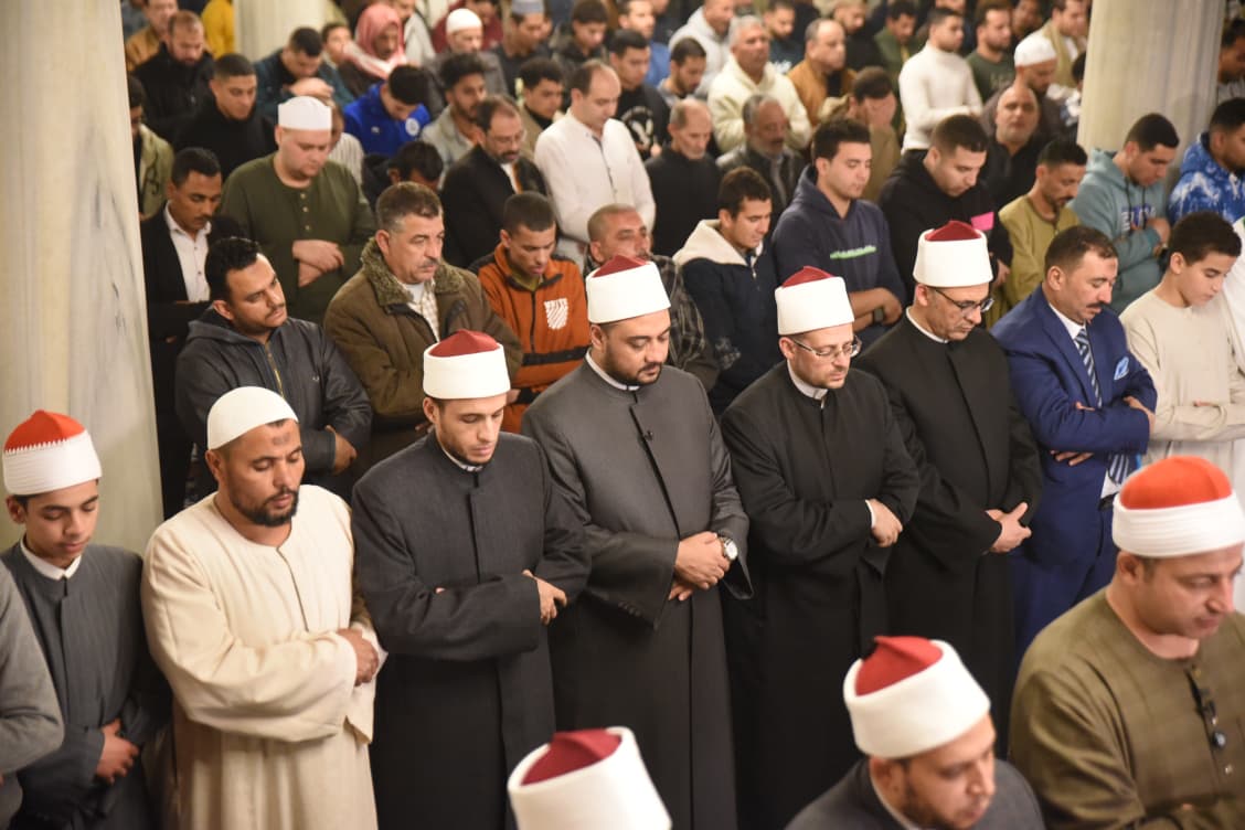 جانب من صلاة التراويح فى الحسين جانب من صلاة التراويح فى الحسين