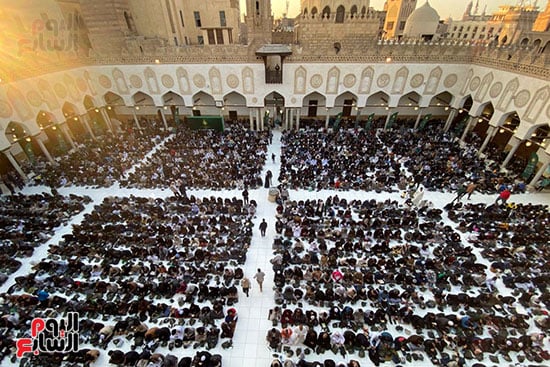 جانب من رواد مسجد الجامع الأزهر