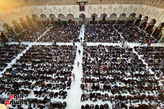 ألاف المصلين ألاف المصلين