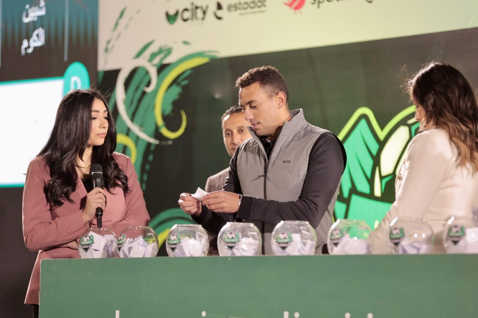 حفل القرعة في نادي المدينة العام الماضي