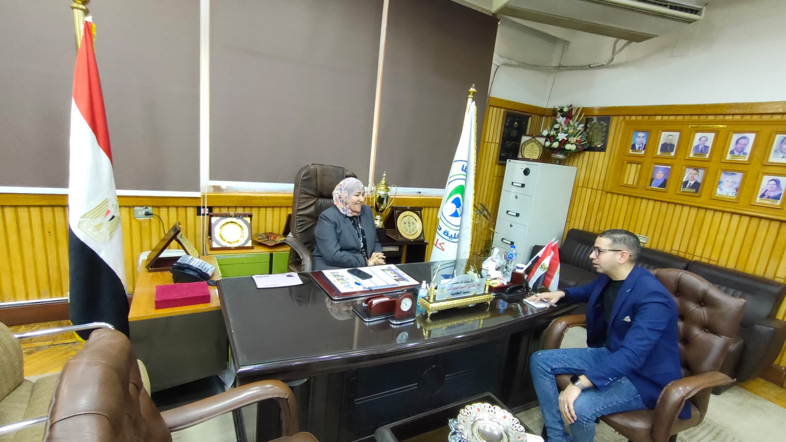 جانب من الحوا ر