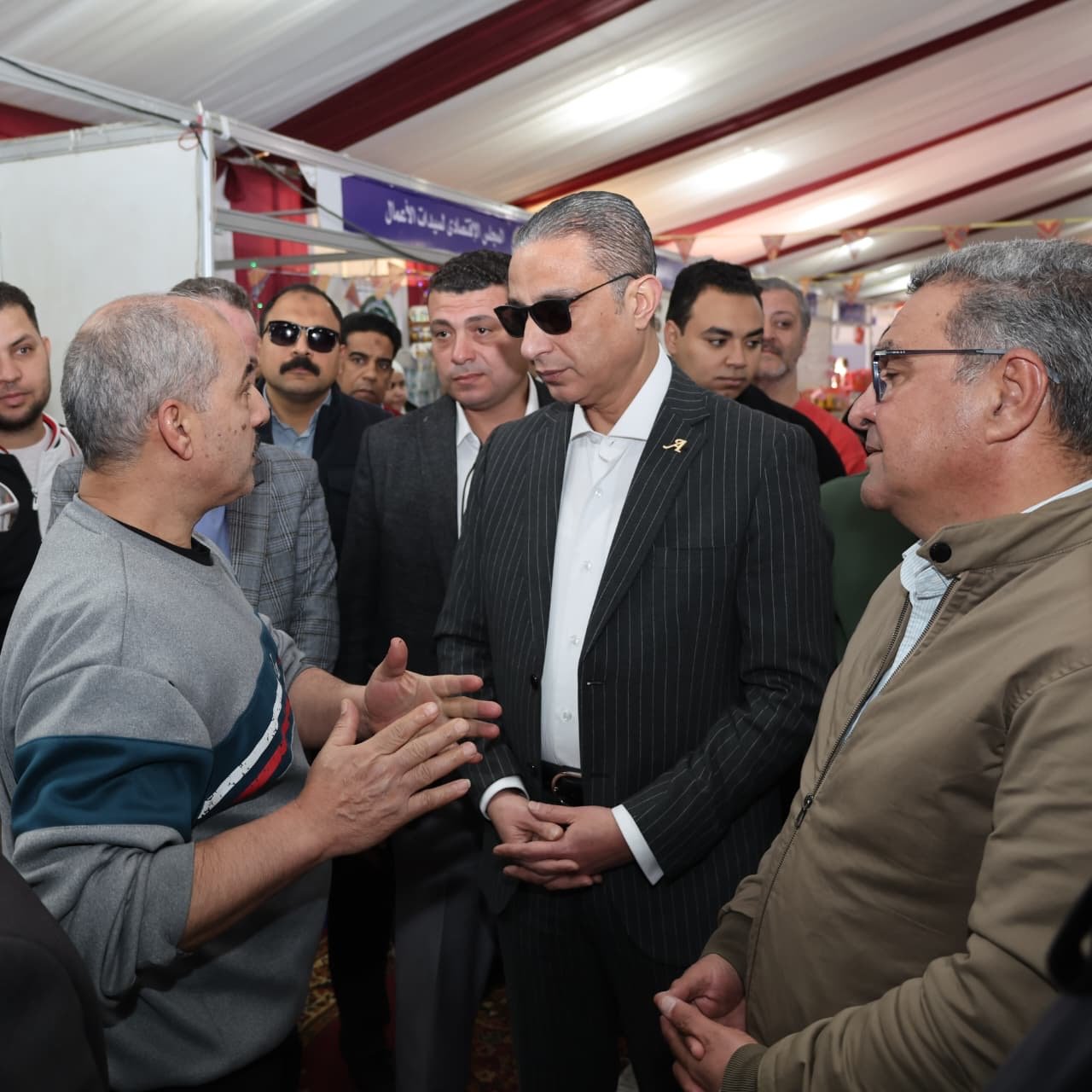 محافظ الجيزة يتفقد معرض أهلا رمضان (1)
