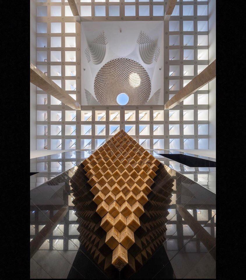 شكل هندسى داخل المسجد