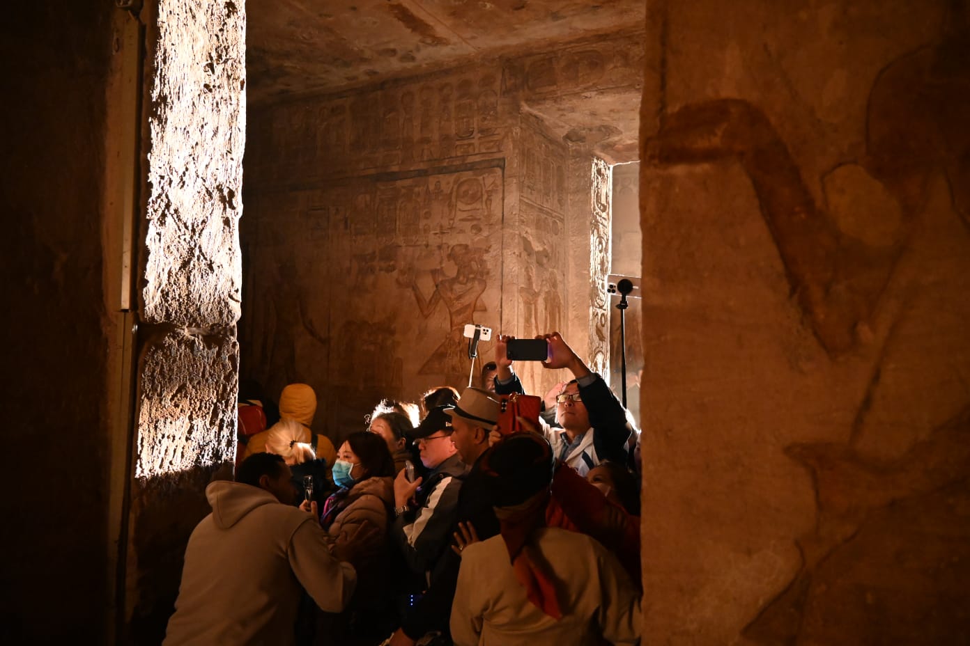 حرص السائحين على مشاهدة الظاهرة