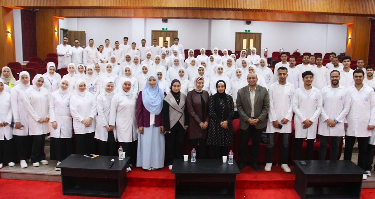 ورش تدريبية لطلاب المعهد القومي للأورام حول أنواع المخدرات وتأثيراتها