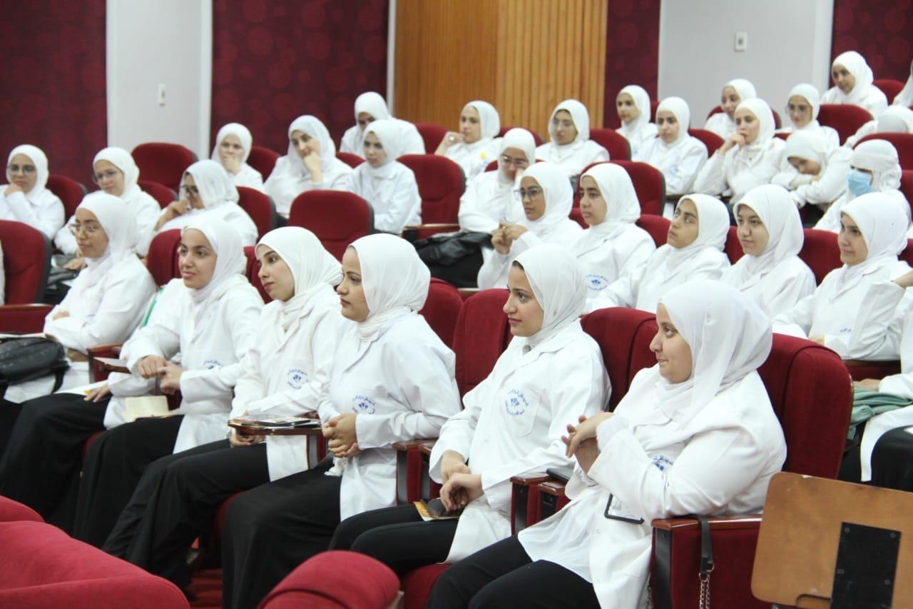 تدريب طلاب المعهد القومي للأورام حول أنواع المخدرات وتأثيراتها