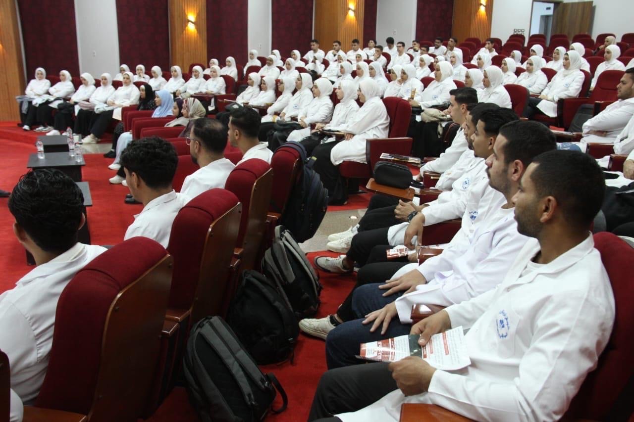 جانب من الورش التدريبية لطلاب المعهد القومي للأورام حول أنواع المخدرات وتأثيراتها