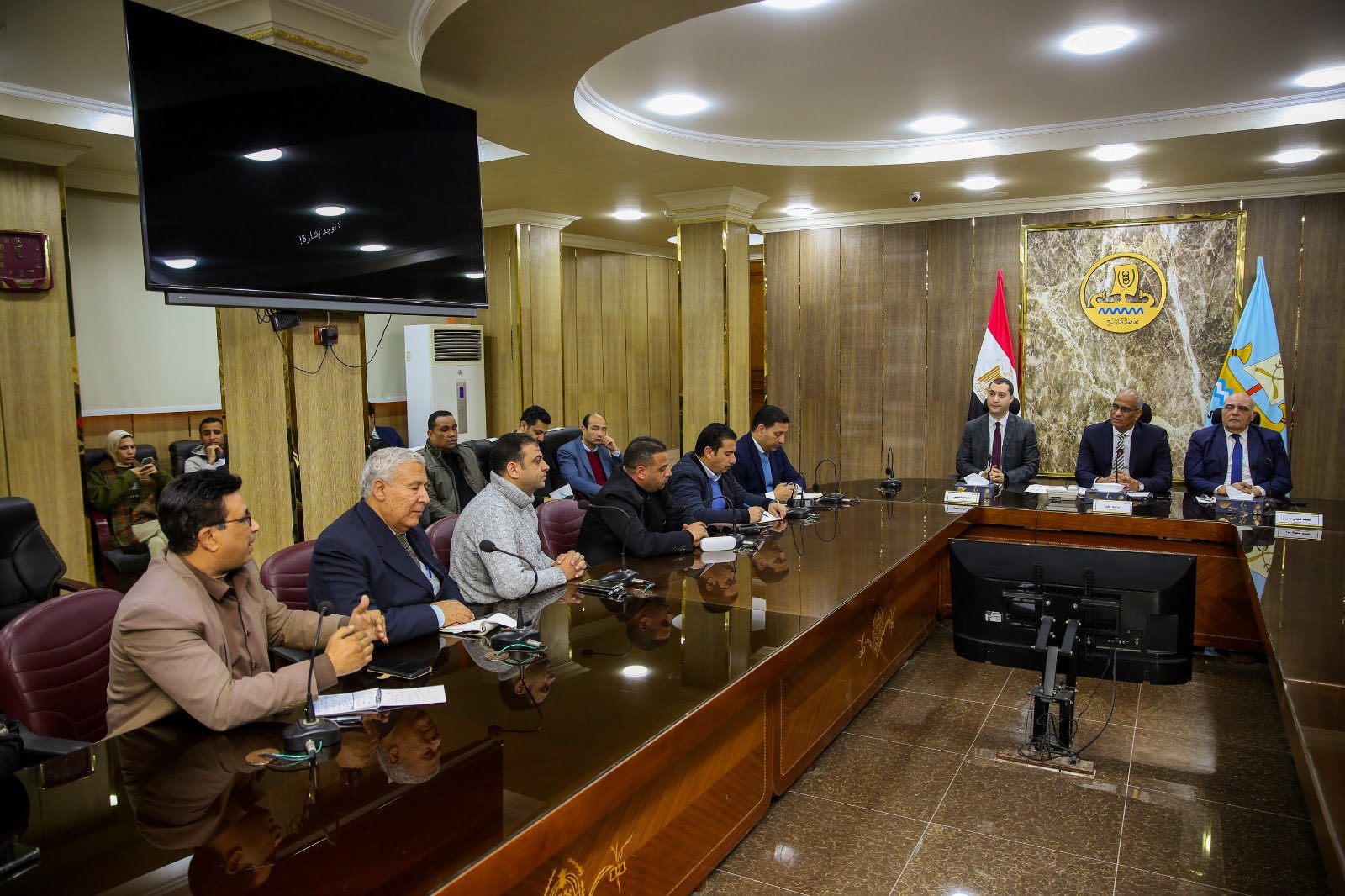 جانب من لقاء المحافظ