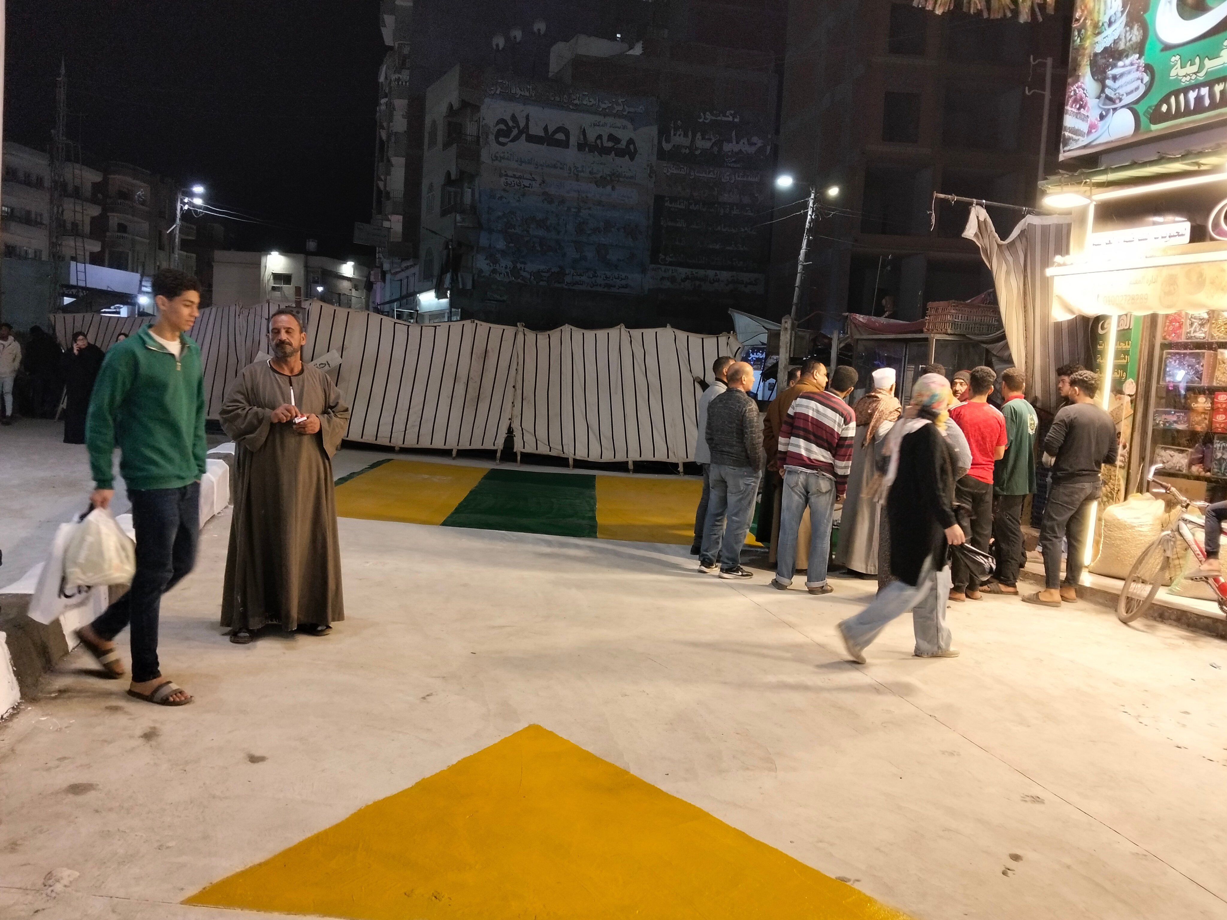 تجميل ارضيات الشارع 