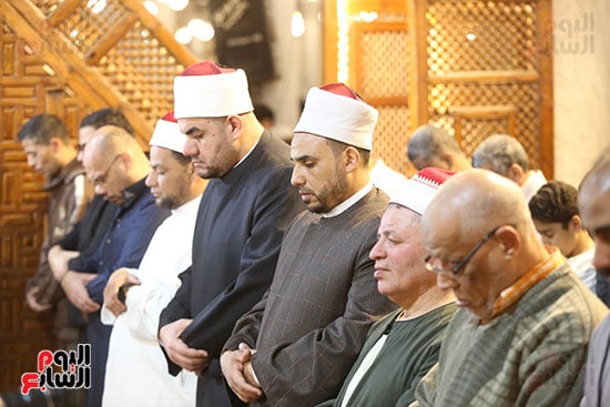 الصف الاول فى الصلاه الصف الاول فى الصلاه