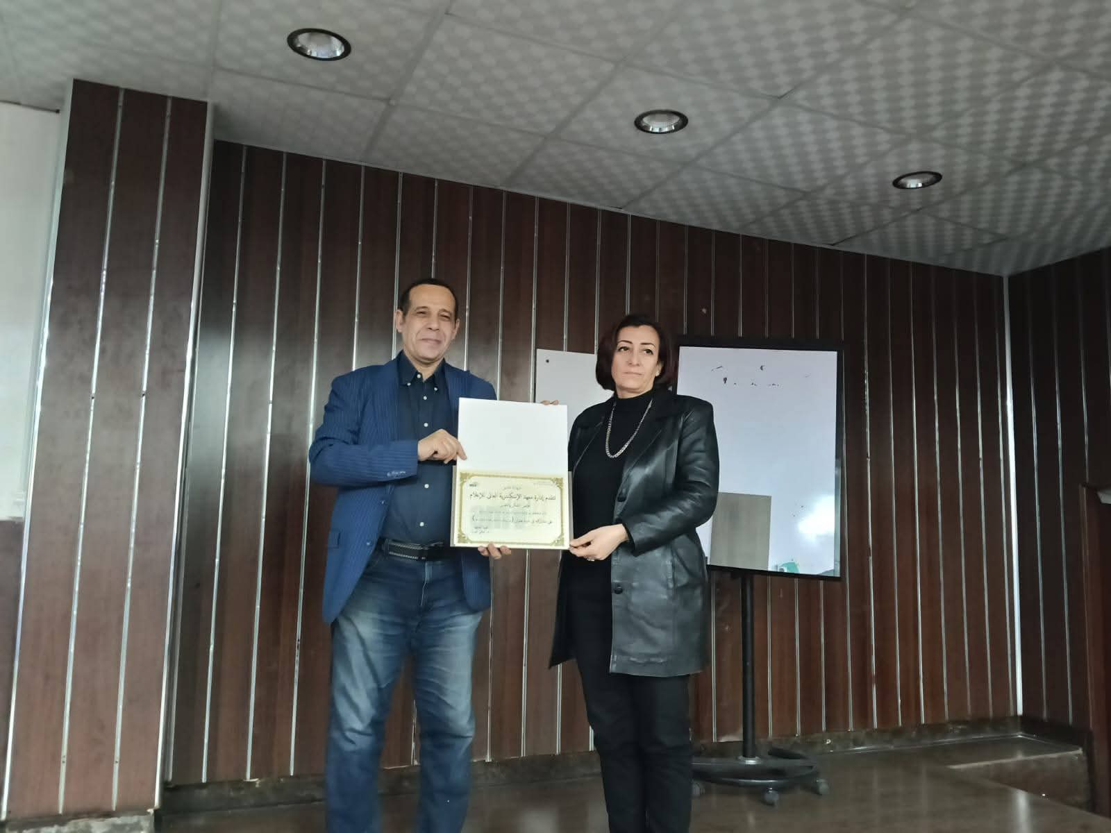 معهد الإسكندرية للإعلام يكرم محمد ثروت معهد الإسكندرية للإعلام يكرم محمد ثروت