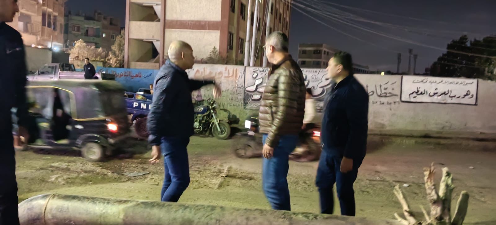 محافظ الجيزة يفاجئ منطقة ناهيا بجولة ميدانية (3)