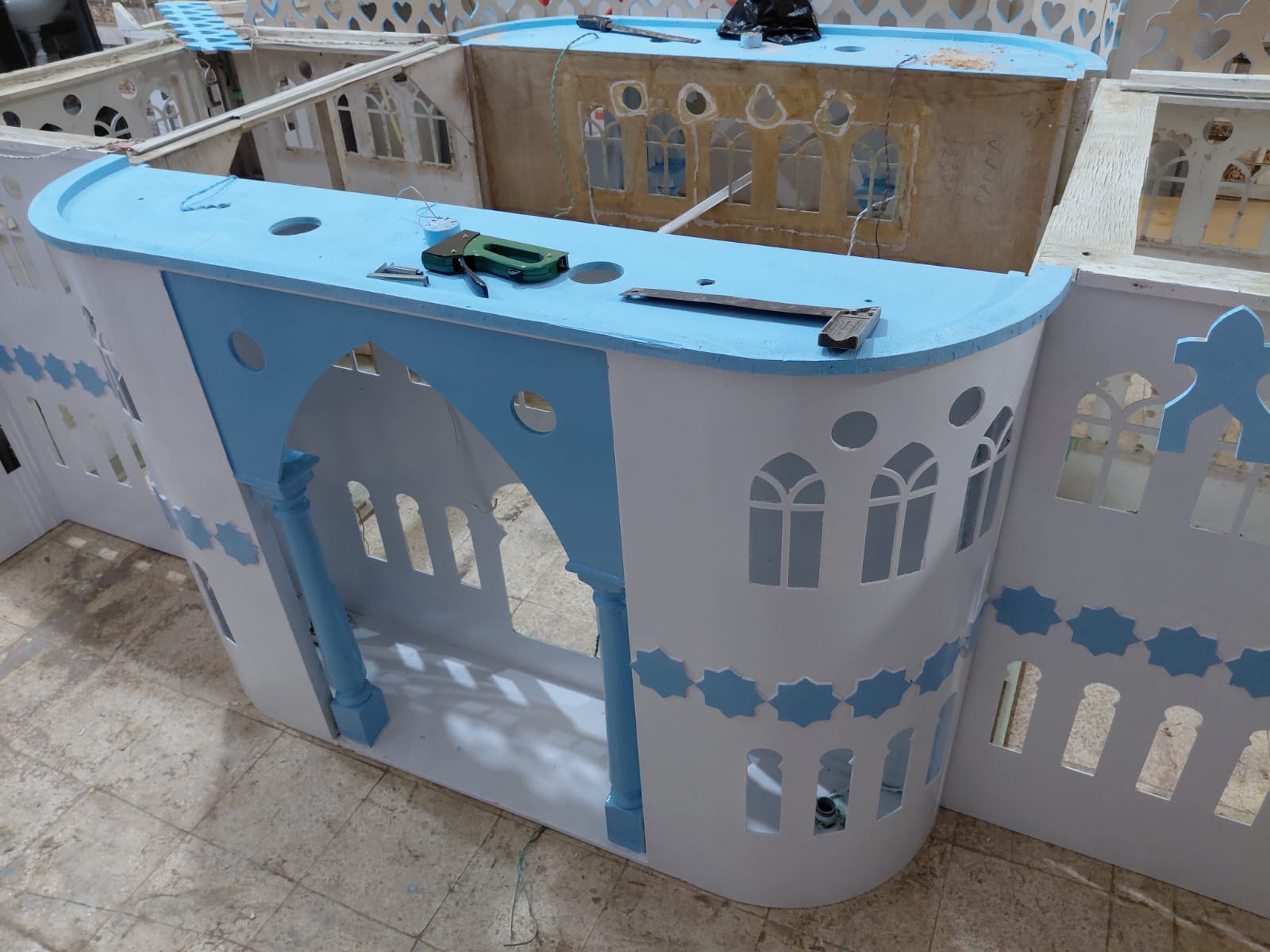 أجزاء المجسم قبل تجميعها وتركيبها