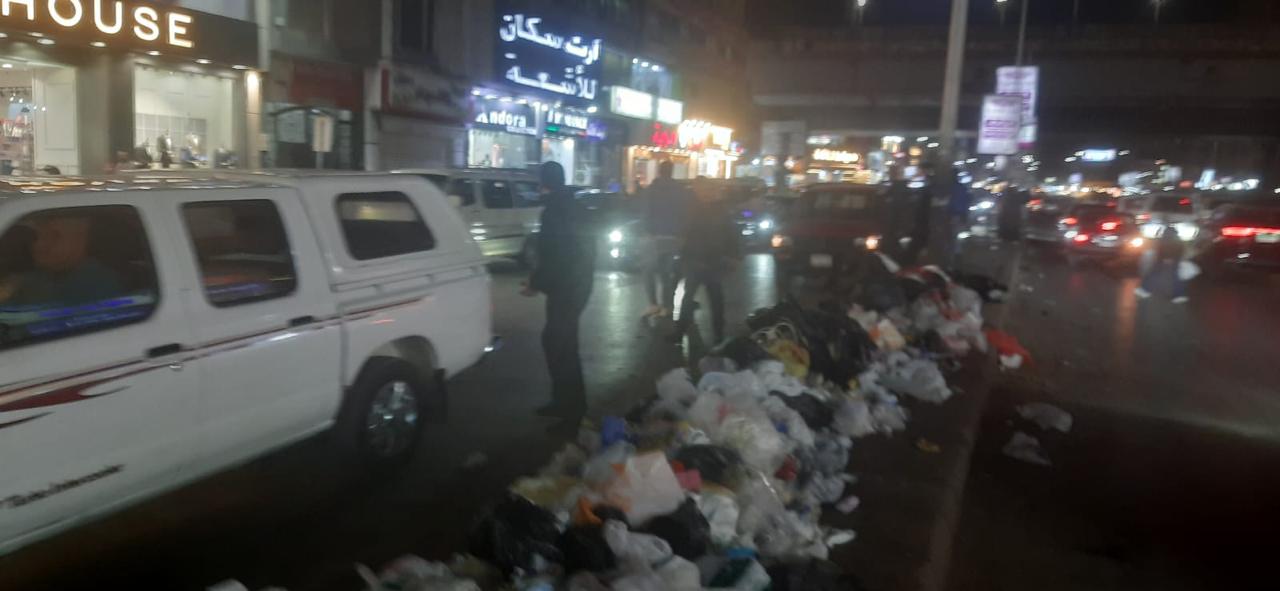 هيئة النظافة والتجميل تشن جملة مكبرة على الفريزة والنباشين فى حى الهرم (2)