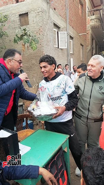 فرحة-اللاعب-بمشنة-الفاكهة فرحة-اللاعب-بمشنة-الفاكهة