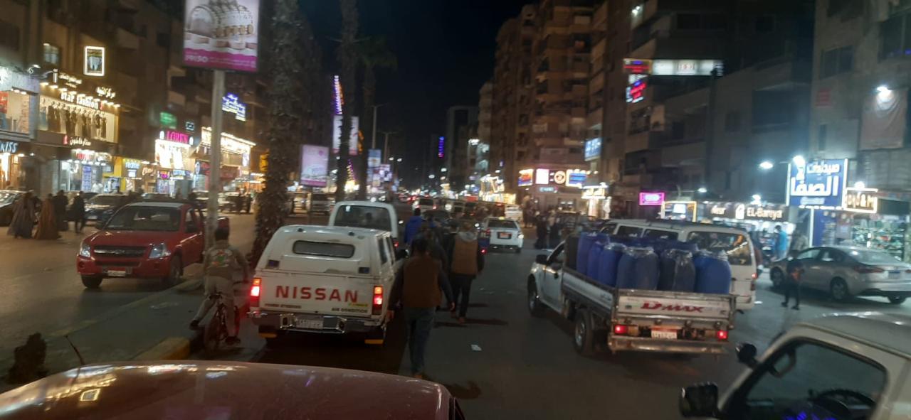 هيئة النظافة والتجميل تشن جملة مكبرة على الفريزة والنباشين فى حى الهرم (9)