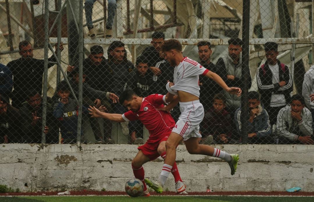 الكرة فى الملعب.. دورات رمضانية ومبارايات ودية بقطاع غزة رغم الجرب (7)