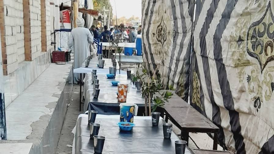 من تجهيزات المائدة 