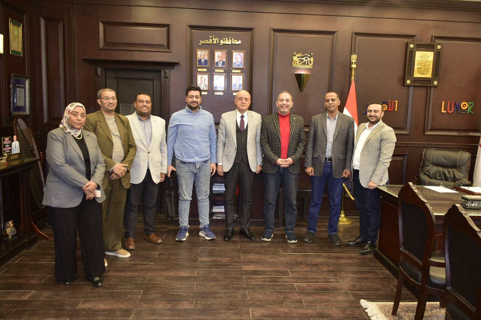 محافظ الأقصر يستقبل وفد نقابة الأطباء ويبحث احتياجات القطاع الصحي