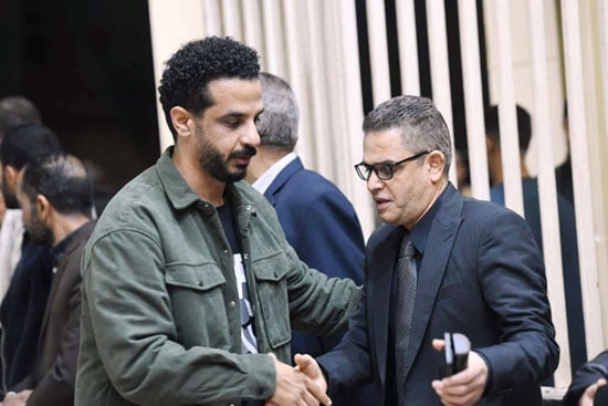 الكابت الصحفى عبد الفتاح عبد المنعم يستقبل عزاء الراحل محمود نصر