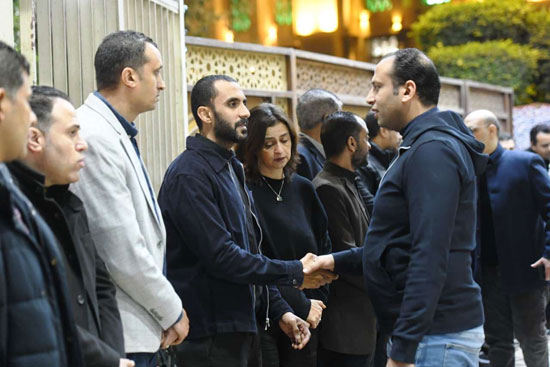 الكاتب الصحفى أمين صالح يقدم واجب العزاء