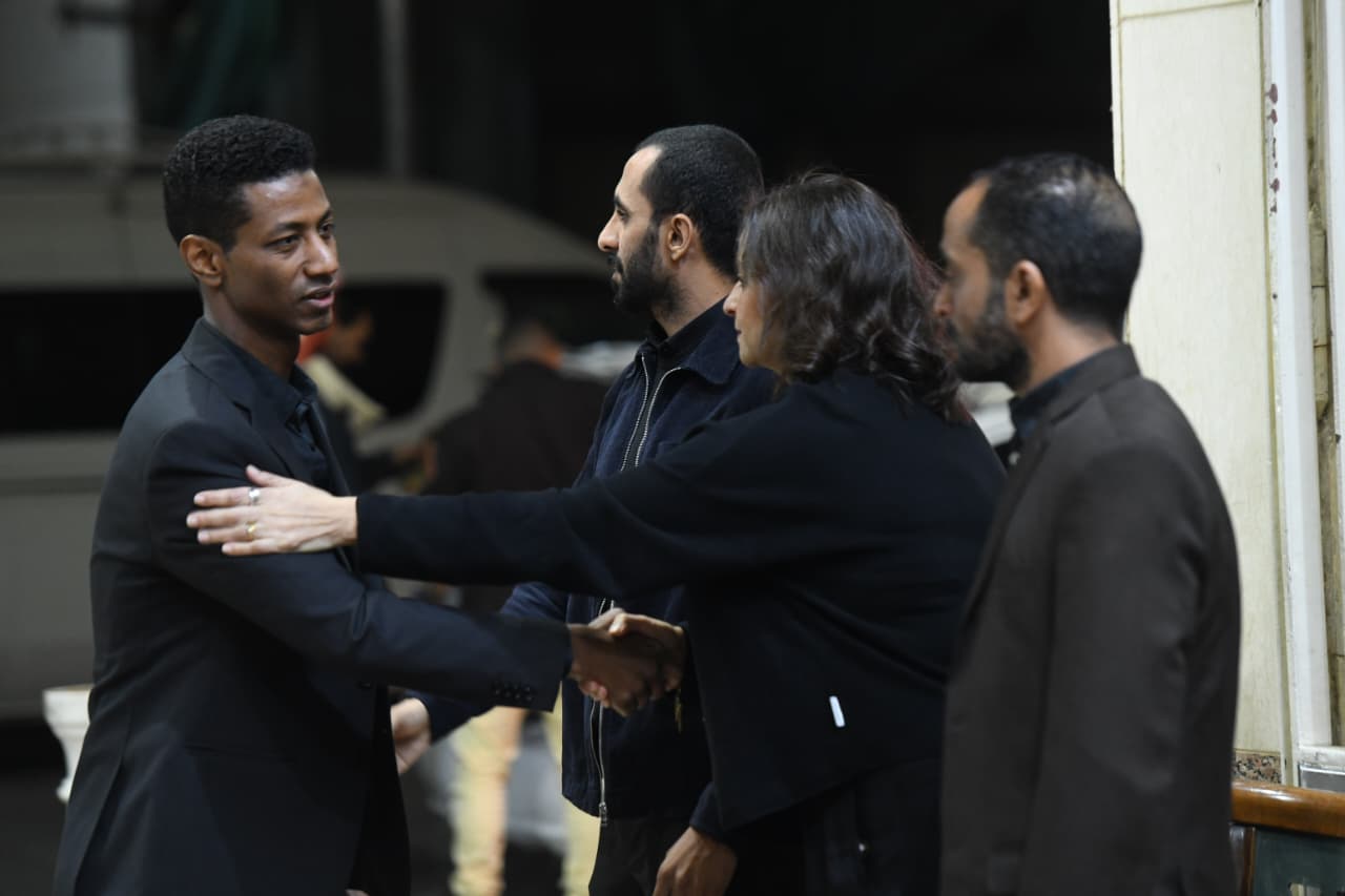 الكاتب الصحفى أحمد الجعفرى يقدم واجب العزاء