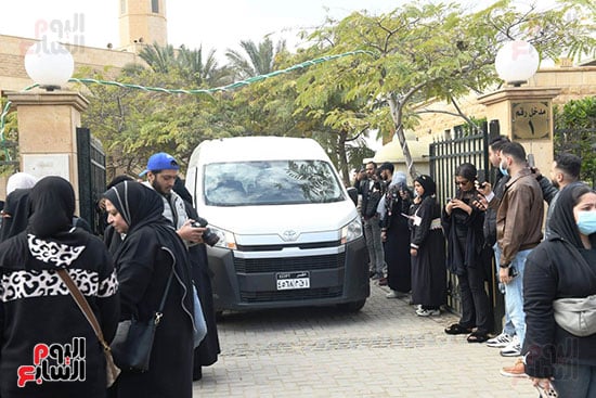 جثمان شقيق الفنانة زينة