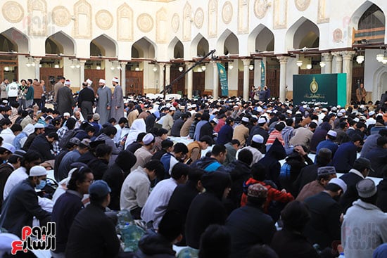 آلاف الصائمين فى حفل الإفطار