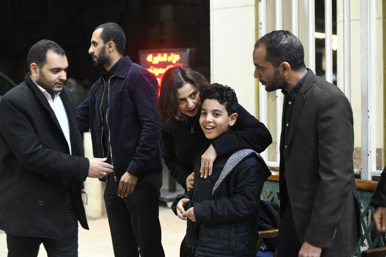 الكاتب الصحفى علاء رضوان يقدم واجب العزاء