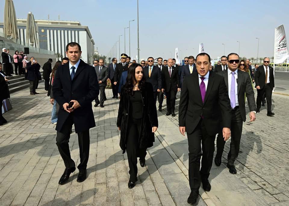 رئيس الوزراء يشهد إطلاق مبادرة أبواب الخير بحضور وزيرة التضامن الاجتماعي رئيس الوزراء يشهد إطلاق مبادرة أبواب الخير بحضور وزيرة التضامن الاجتماعي