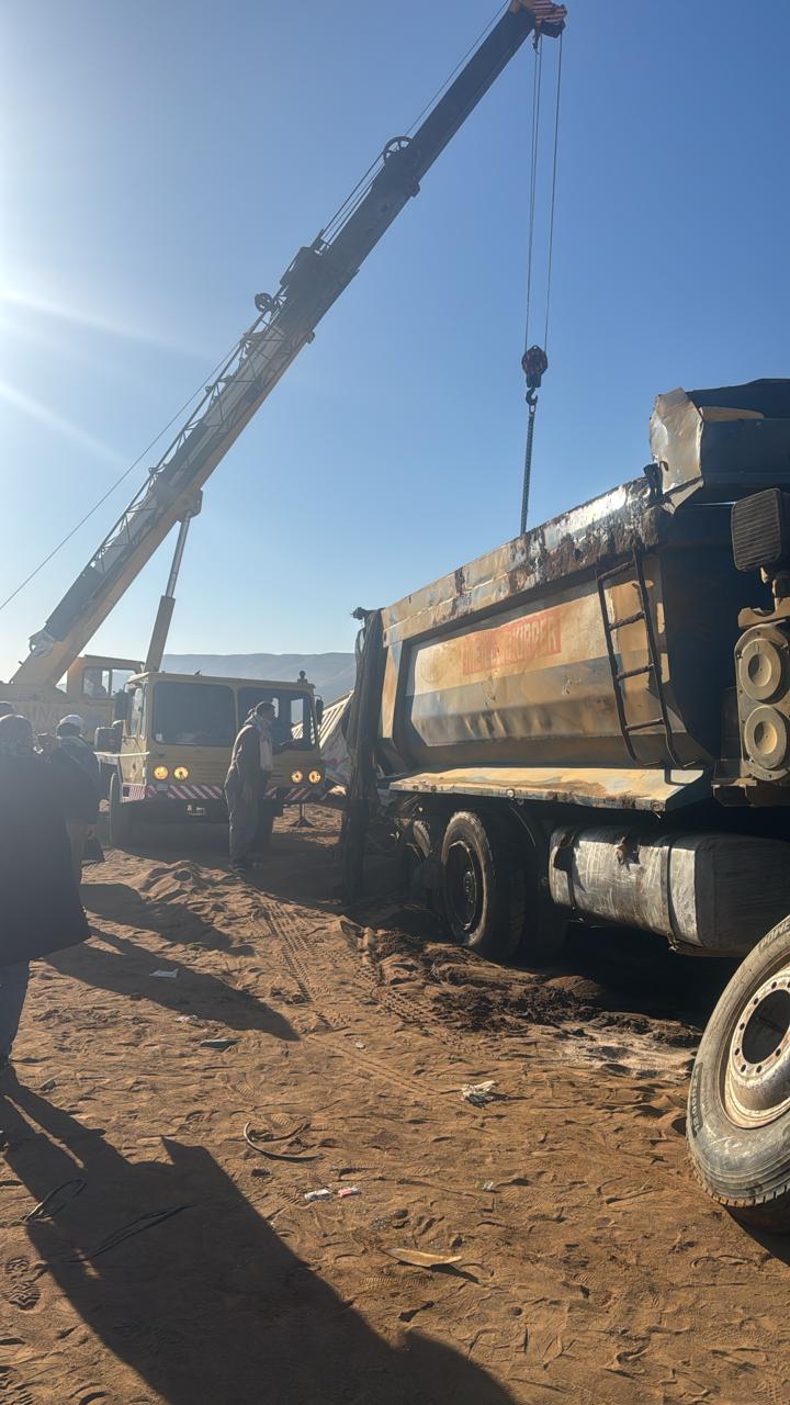 الدفع بالمعدات لمكان الحادث