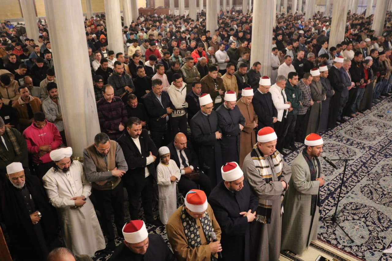 جانب من صلاة التراويح فى الجامع الأزهر