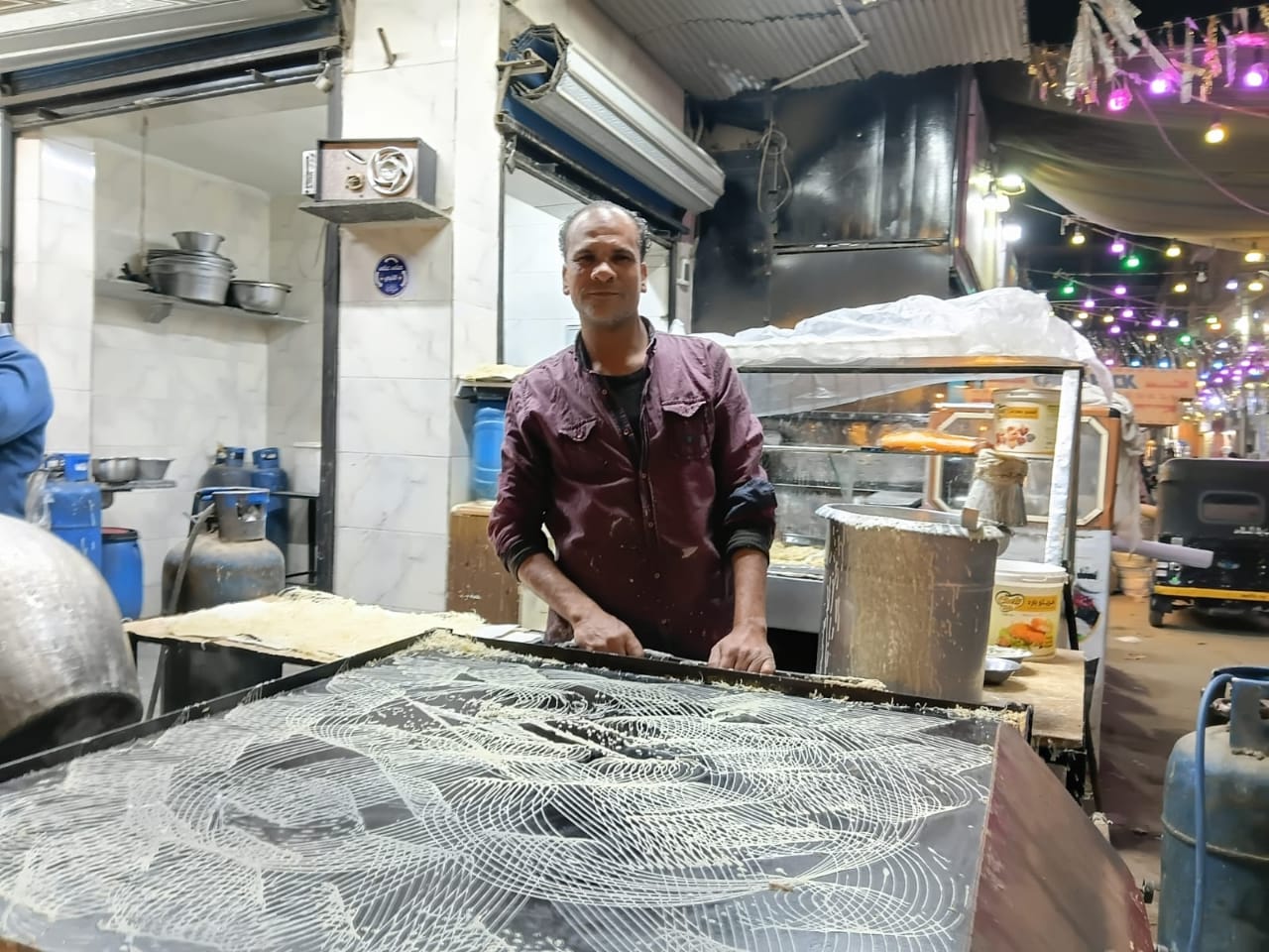 صناعة الكنافة البلدي في أسوان (7)