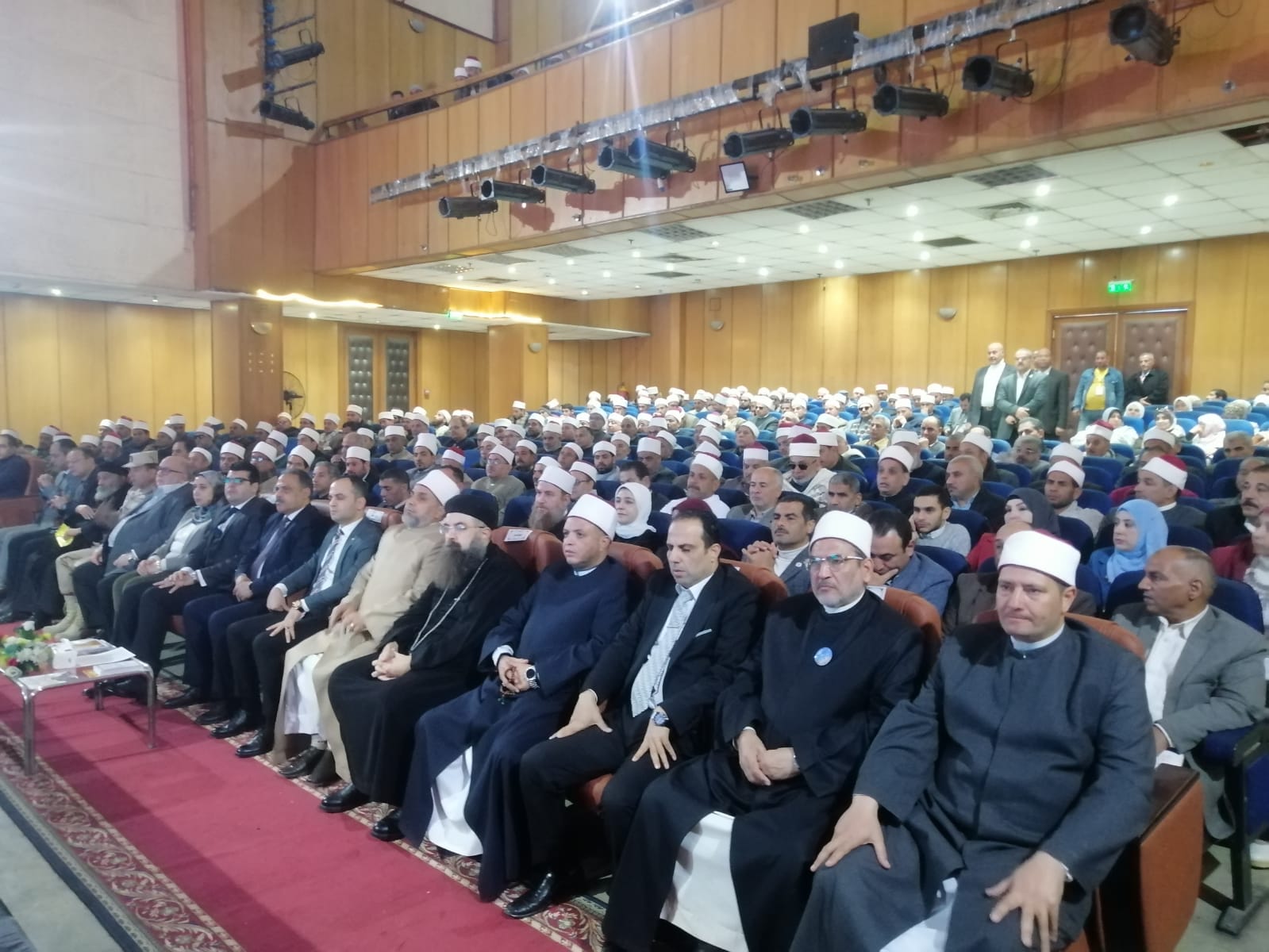 محافظ الشرقية وقيادات المحافظة فى احتفالية ذكرى تأسيس الجامع الأزهر الشريف