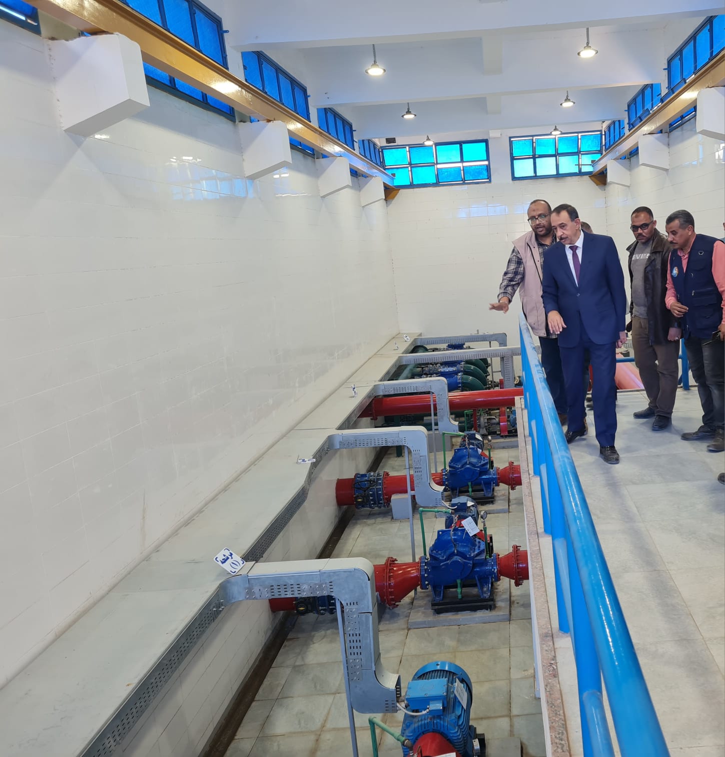 محافظ سوهاج يتفقد محطة المحزمبن بجهينة