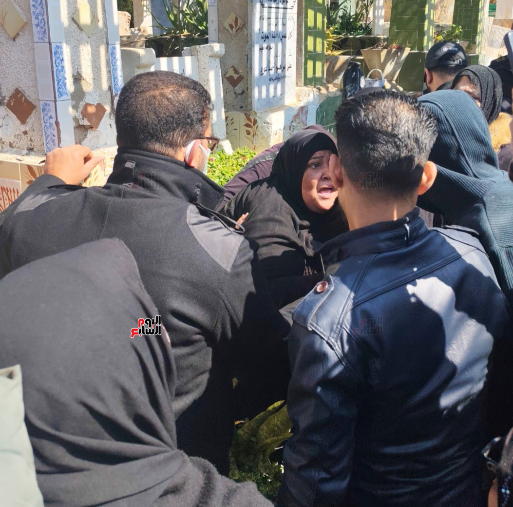 انهيار-اسرة-فاطمة