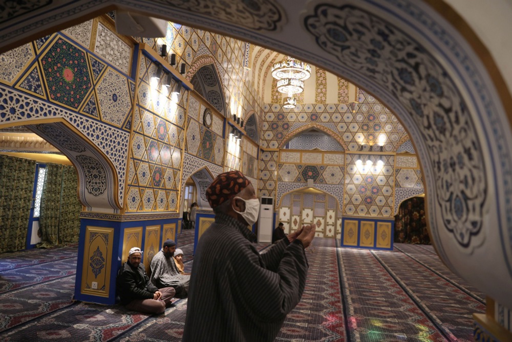 المسلمون يحيون تقاليد رمضان في سريناغار (8)