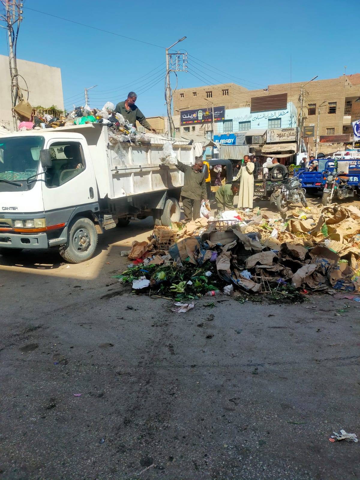 رفع 1020 طن مخلفات وتراكمات صلبة بحملات نظافة خلال أسبوع