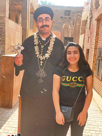 الفتاة-ميرنا الفتاة-ميرنا