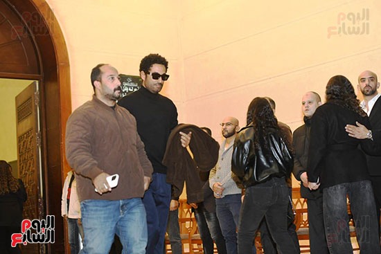 عمرو سعد فى عزاء شقيق زينة