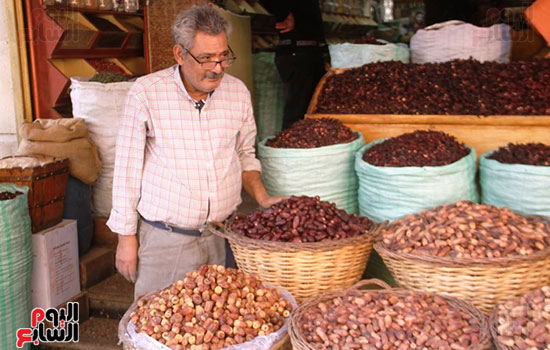 أسامة-الشايب-بائع-البلح-الرمضانى